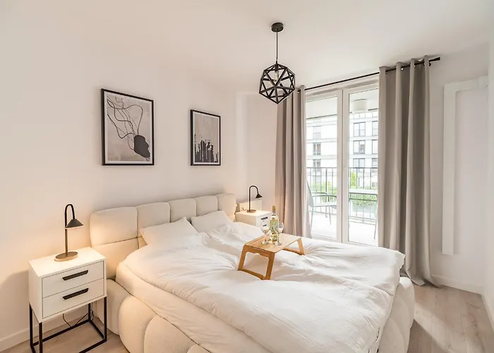 Grzegorzki Apt - Balcony, Ac, Shops&Tram Nearby - By Rentujemy