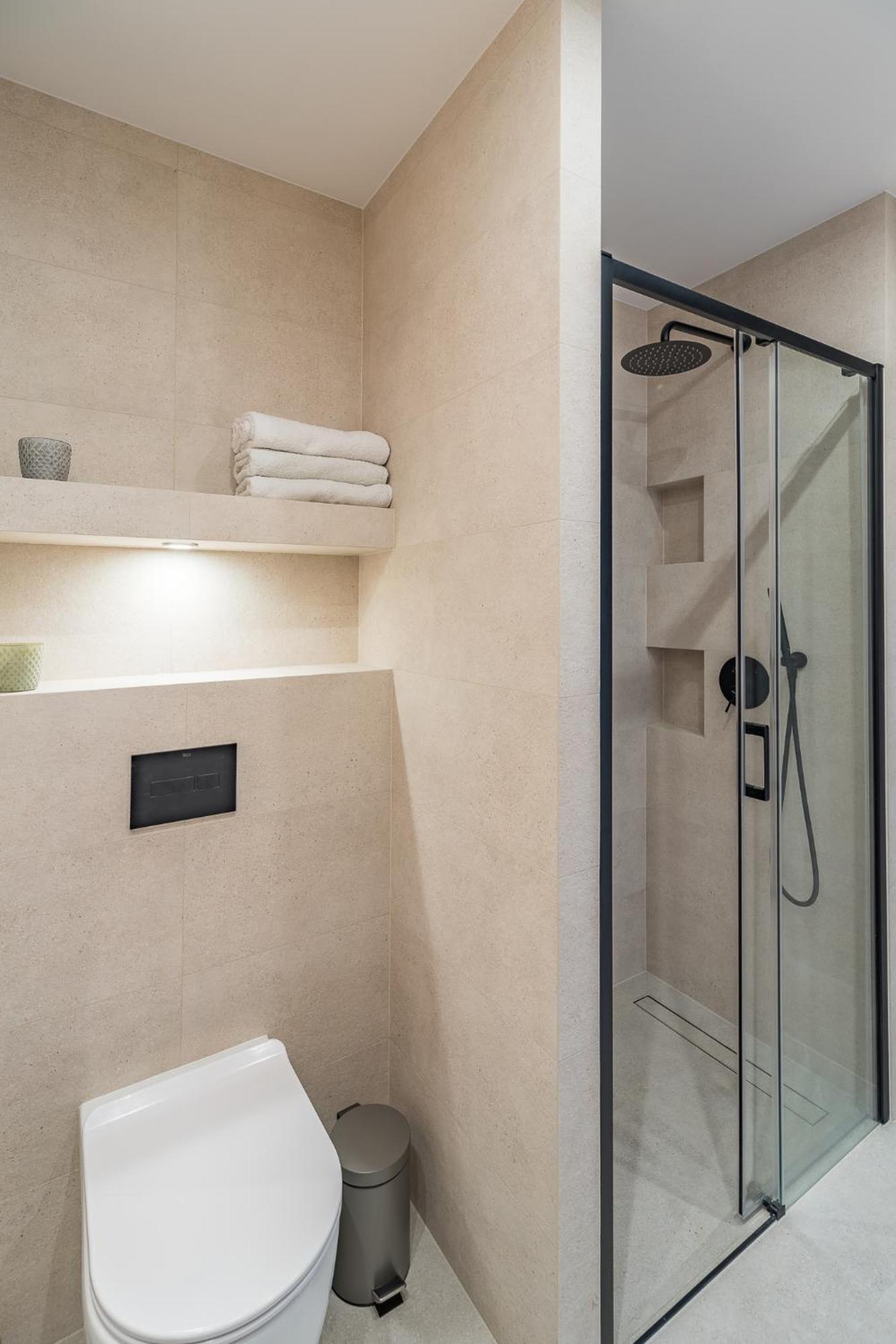 Grzegorzki - Balcony, Ac, Shops&tram Nearby - By Rentujemy Apartment