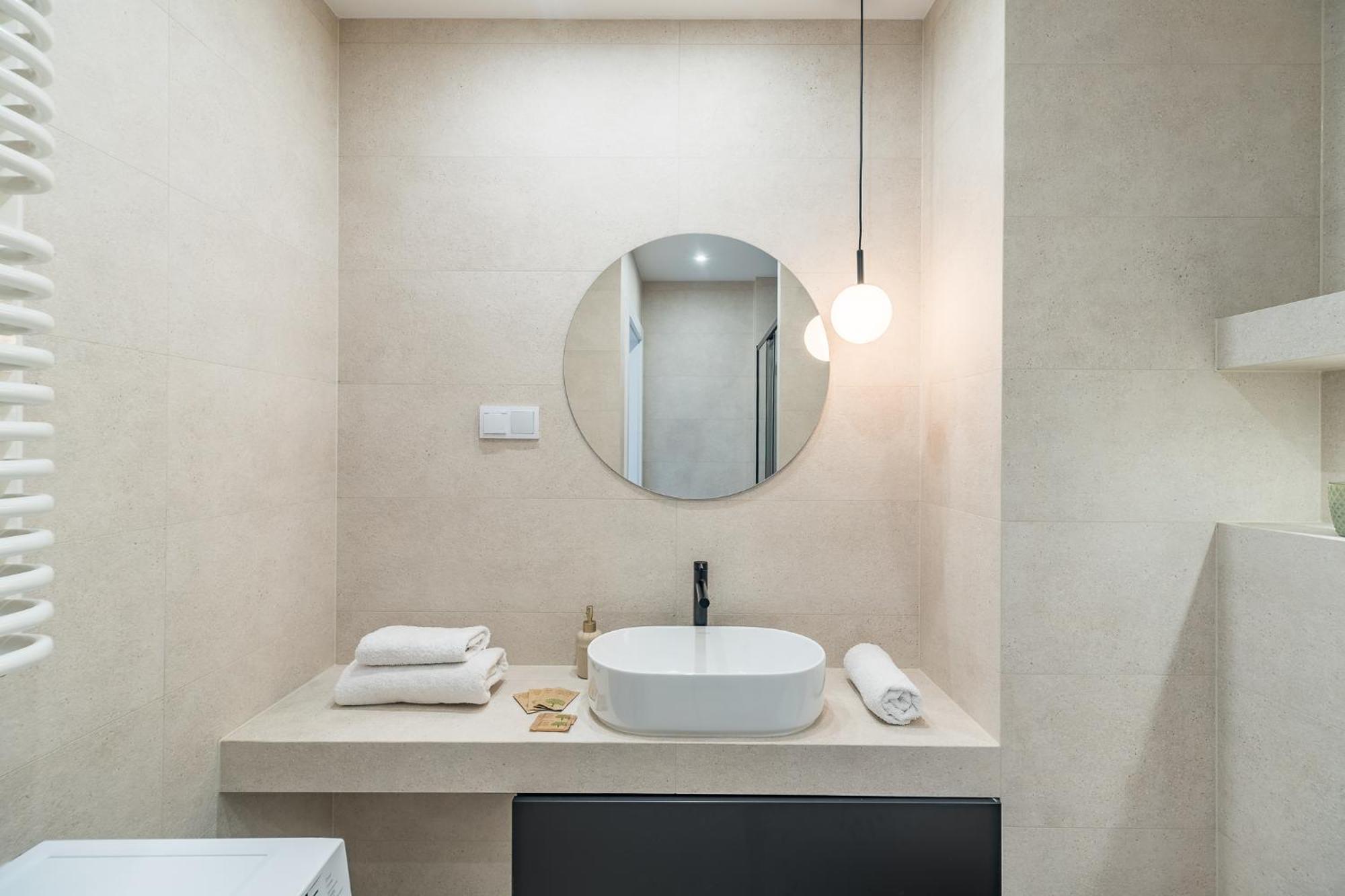 Apartment Grzegorzki - Balcony, Ac, Shops&tram Nearby - By Rentujemy