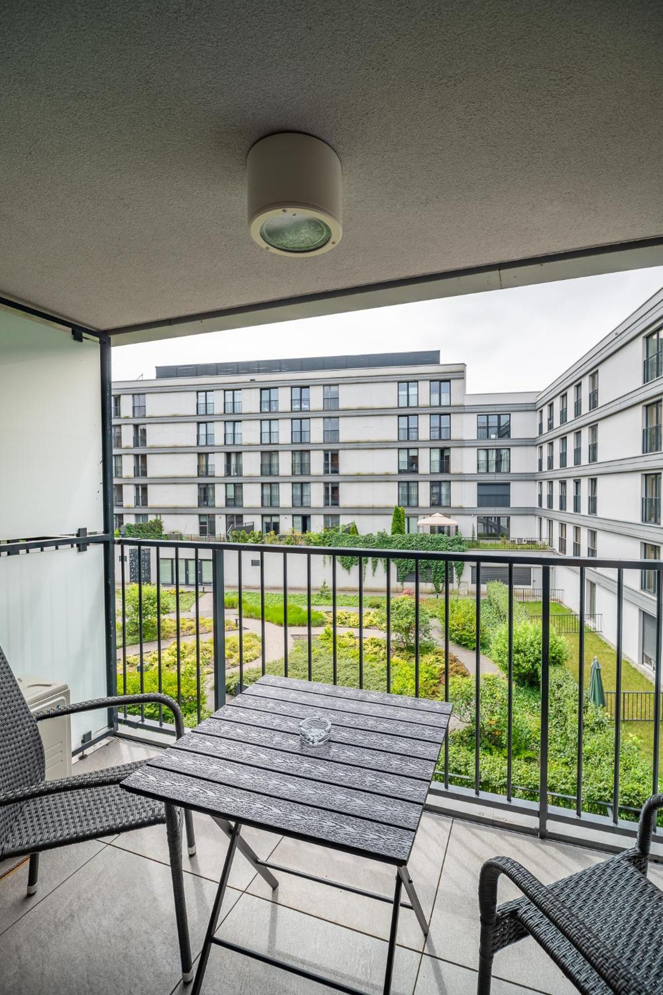 Apartment Grzegorzki - Balcony, Ac, Shops&tram Nearby - By Rentujemy Krakow