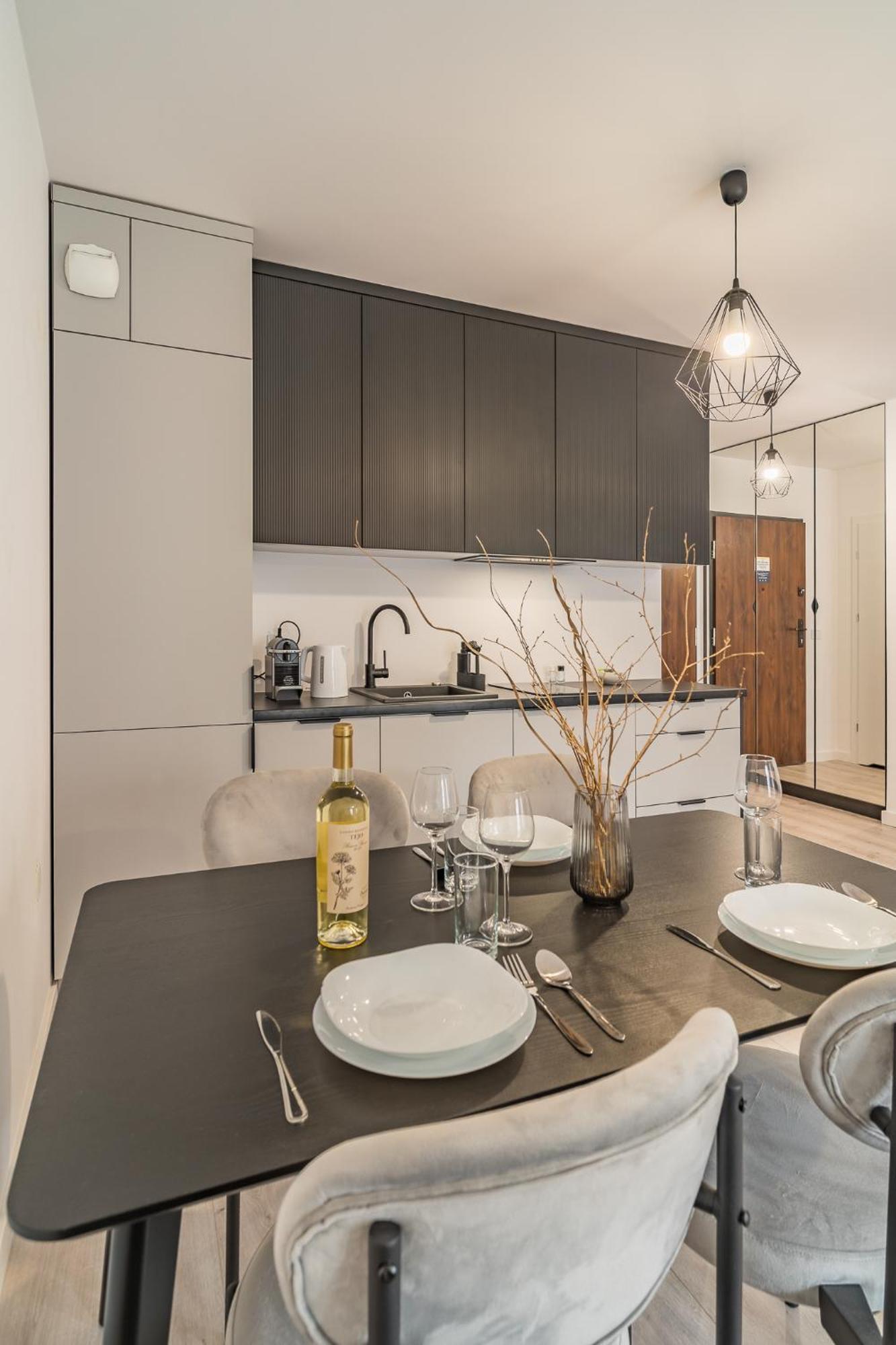 Grzegorzki - Balcony, Ac, Shops&tram Nearby - By Rentujemy Krakow